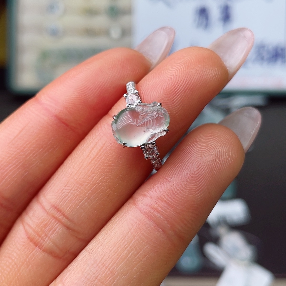 翡翠18K金镶嵌项圈