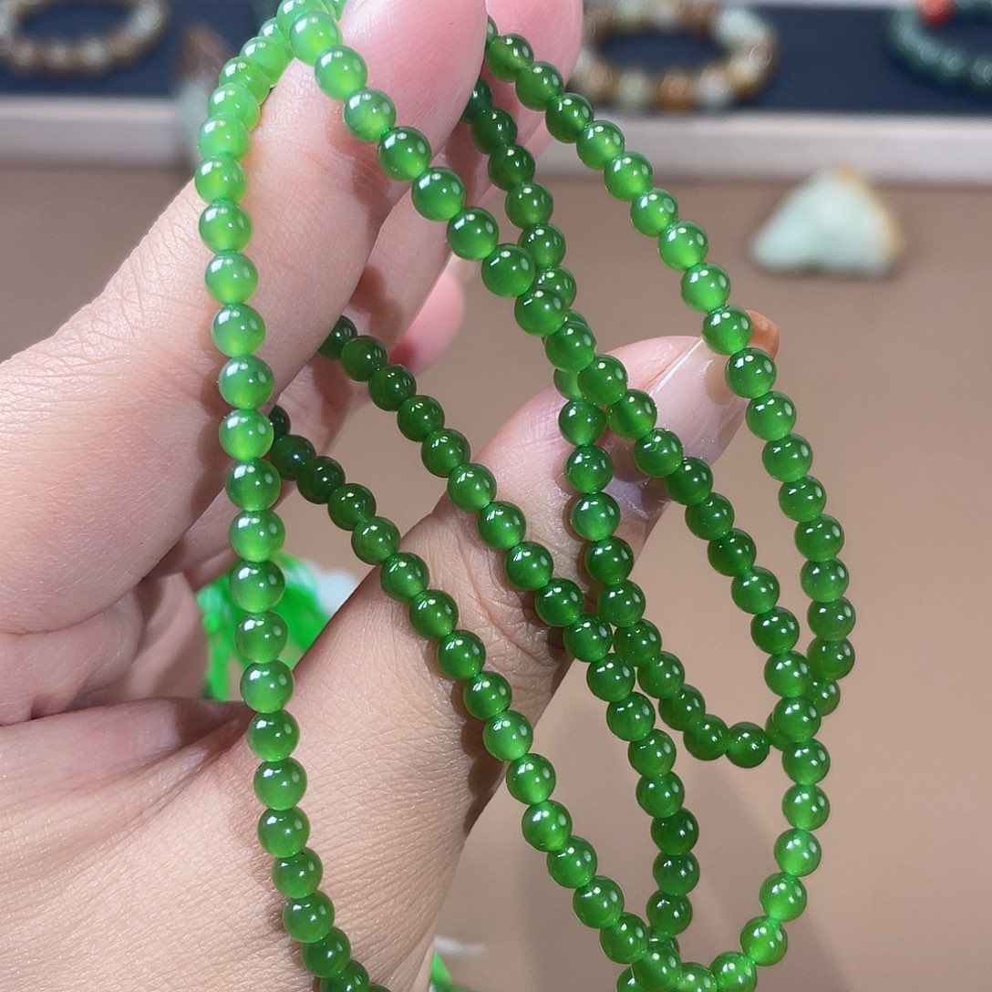 手链未镶嵌和田玉（碧玉）4.0 俄老料 辣阳绿 