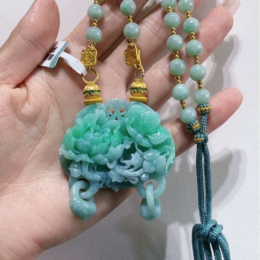 【闪购商品】翡翠未镶嵌颈饰