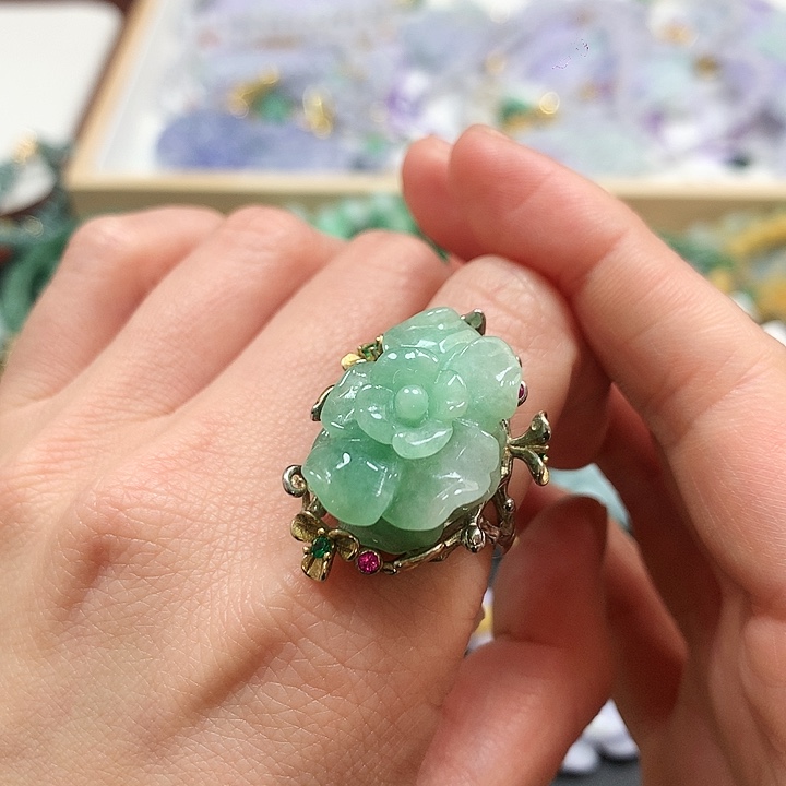 翡翠戒指未镶嵌戒指