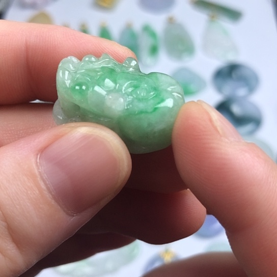 颈饰未镶嵌翡翠皮休