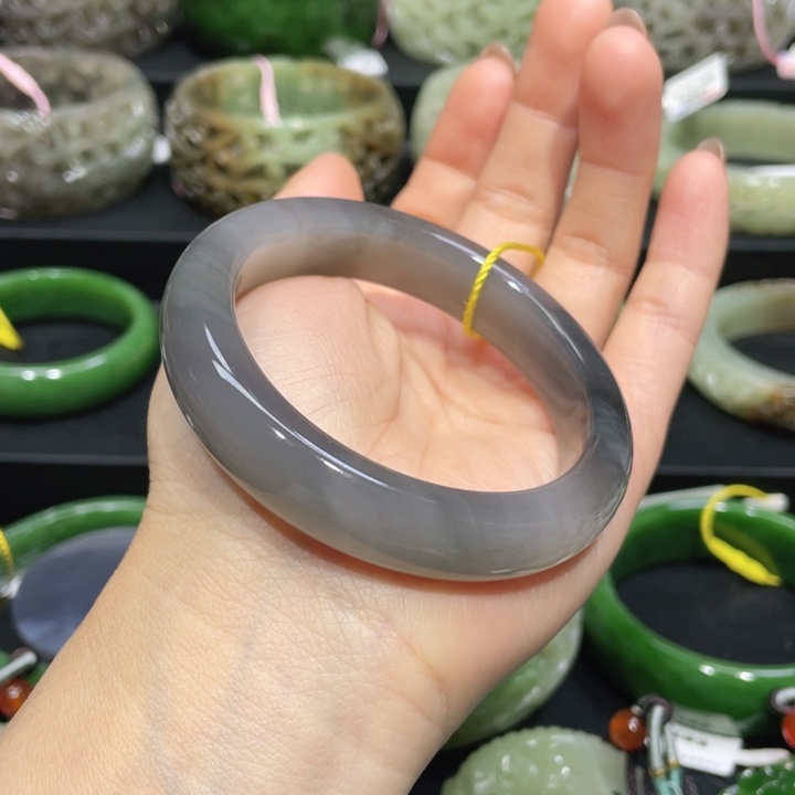 和田玉手镯55圈口 编号50未镶嵌