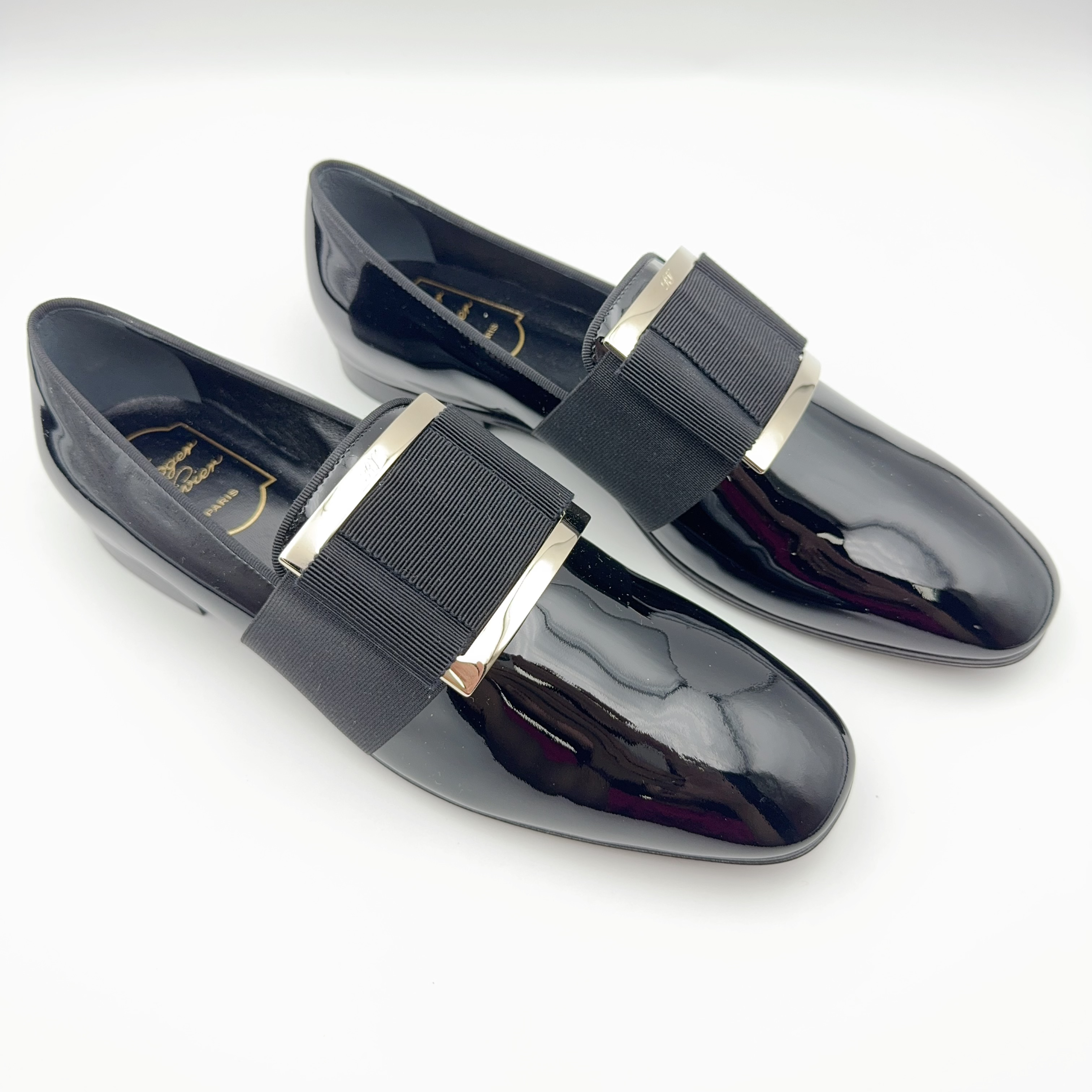未使用 Roger Vivier/罗杰·维威耶 /38码/金扣平底乐福鞋/00602