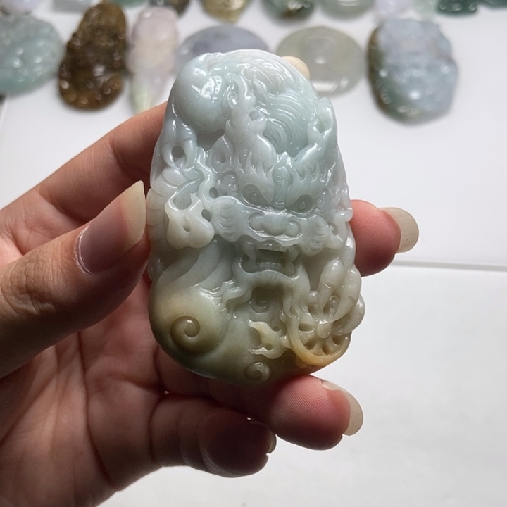 翡翠未镶嵌颈饰龙牌23