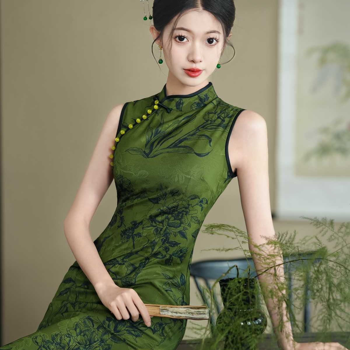 绿色旗袍年轻款淑女范优雅温柔送考旗袍2025年夏季日常改良新中式