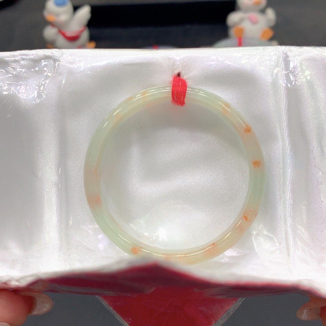 翡翠未镶嵌手镯50公主镯