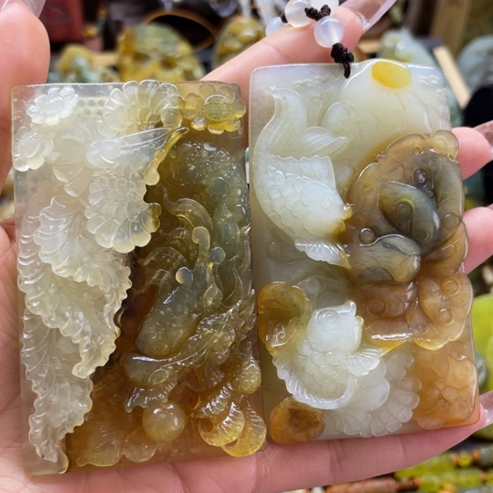 蛇纹石玉未镶嵌颈饰司*