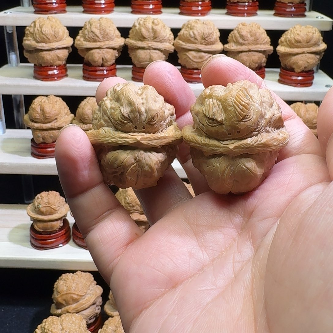 文玩核桃把件尺寸38金蟾100
