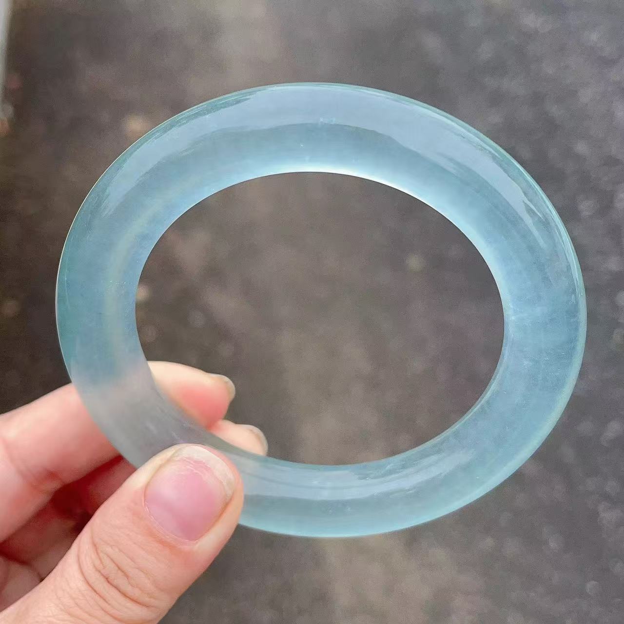 高品质冰冰圆条手镯