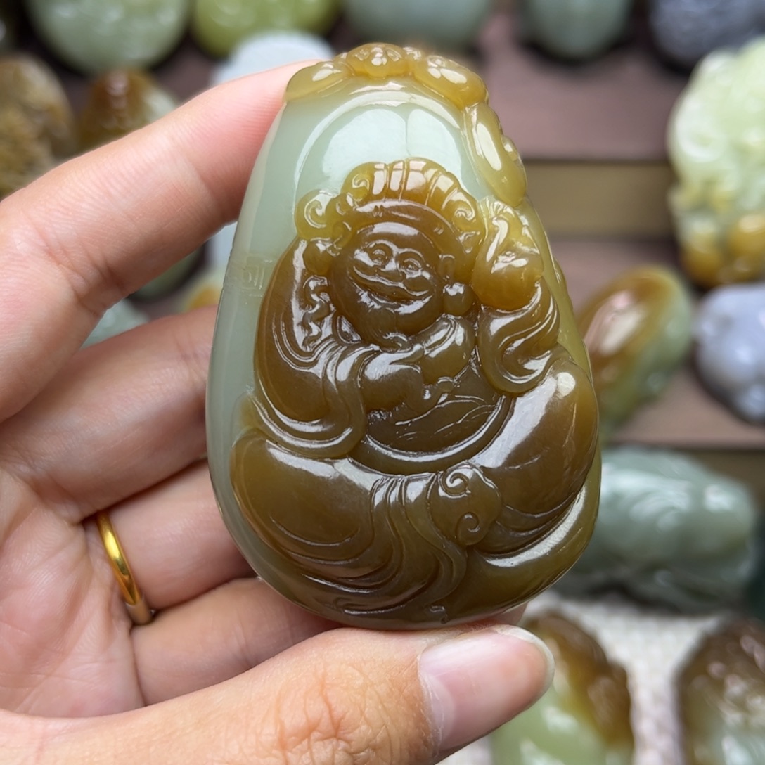 杨***平和田玉未镶嵌把件