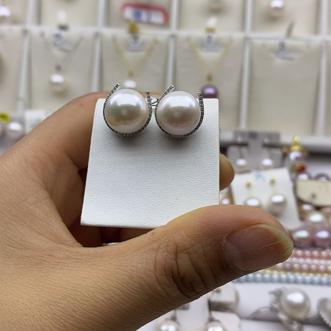 淡水珍珠吊坠(赠链)银S925镶嵌