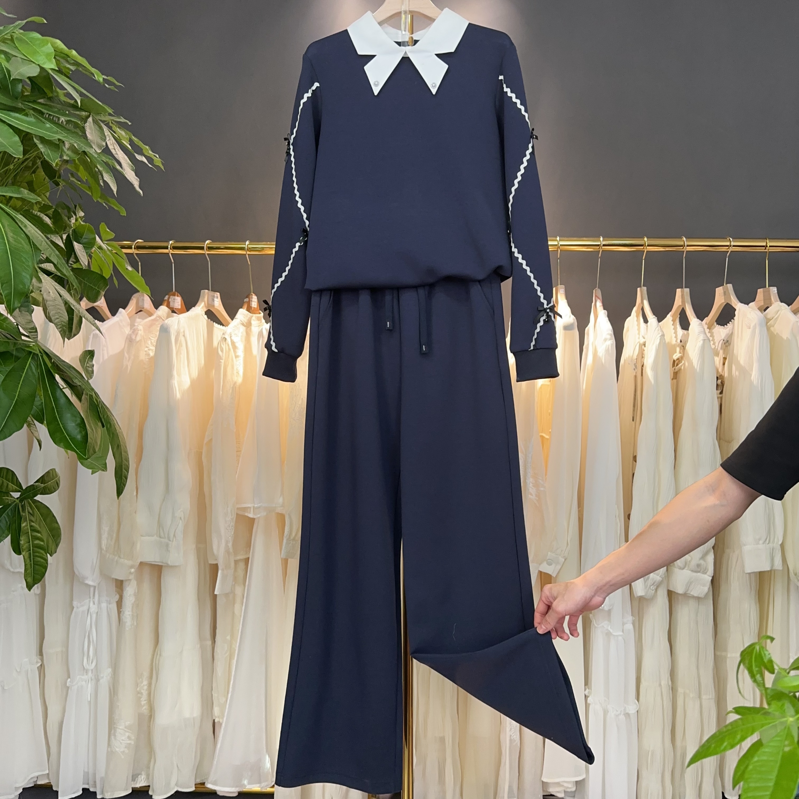 2025年新款气质长袖时尚休闲显瘦简约宽松纯色设计感套装M979