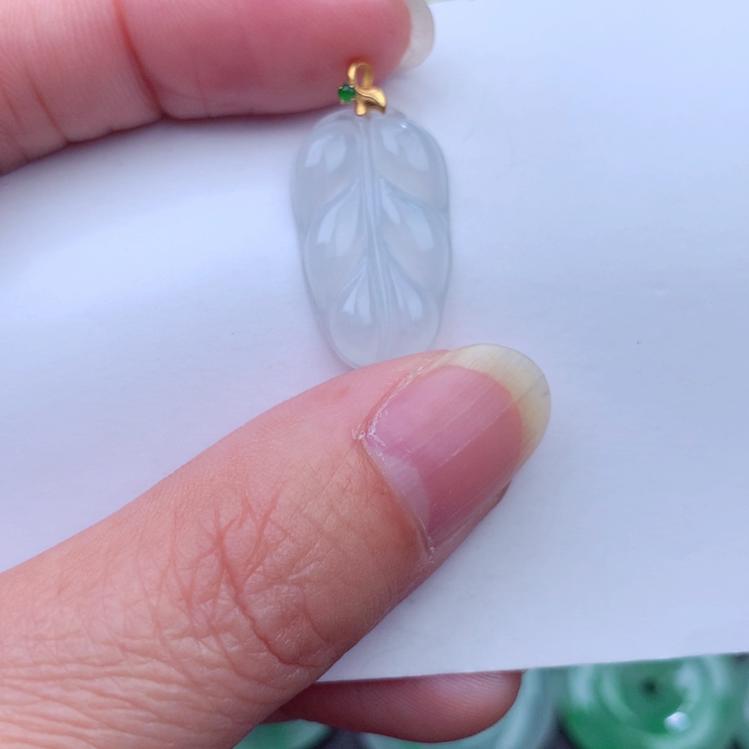 翡翠吊坠(不含链)18K金镶嵌