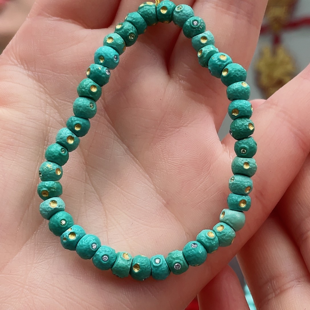 绿松石颈饰未镶嵌