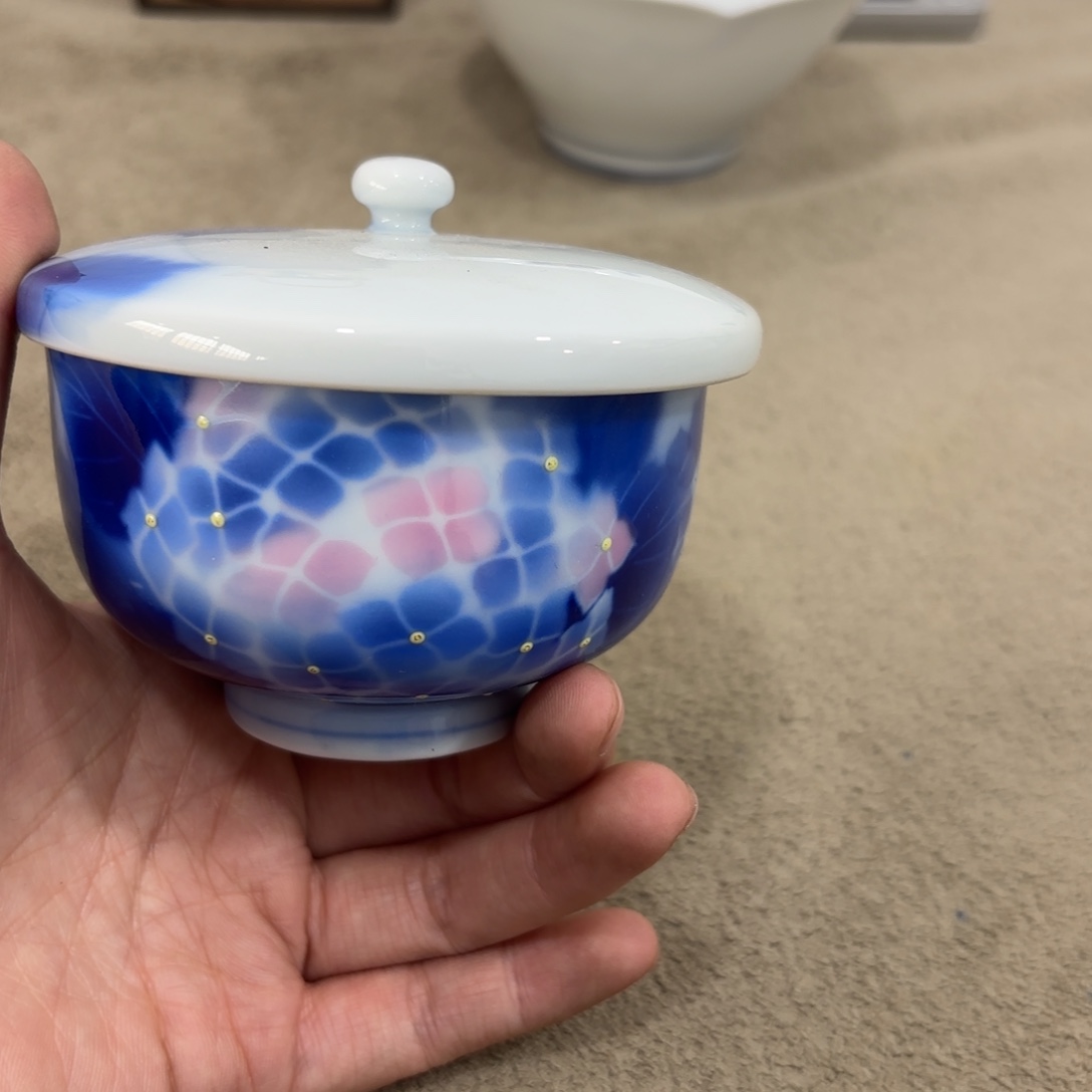 瓷片非常好看漂亮的物品 