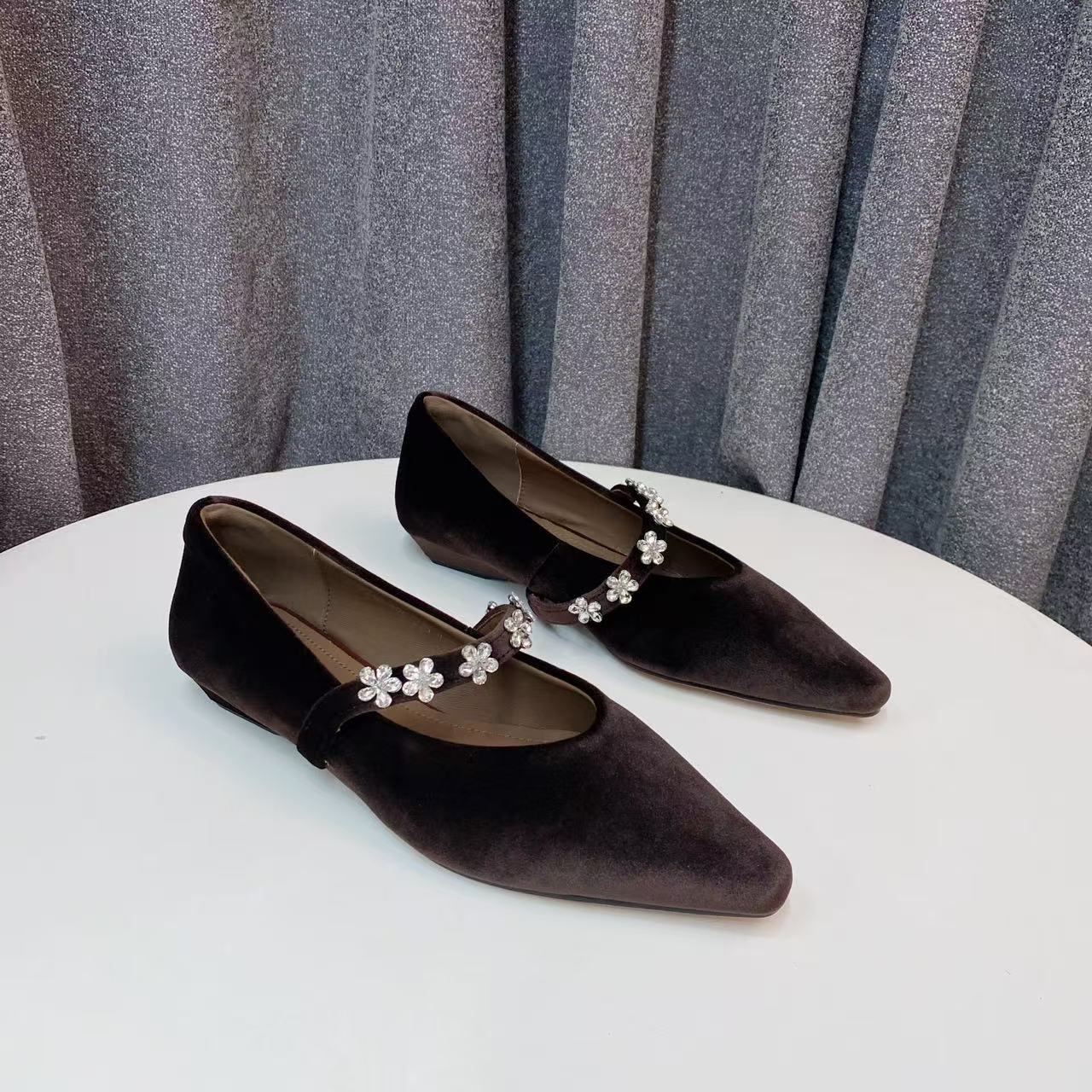 C3054  咖色 时尚气质低跟尖头玛丽珍浅口女单鞋