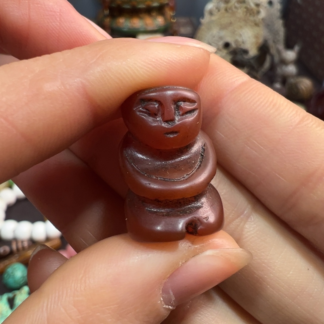 琥珀裸石未镶嵌做工精细