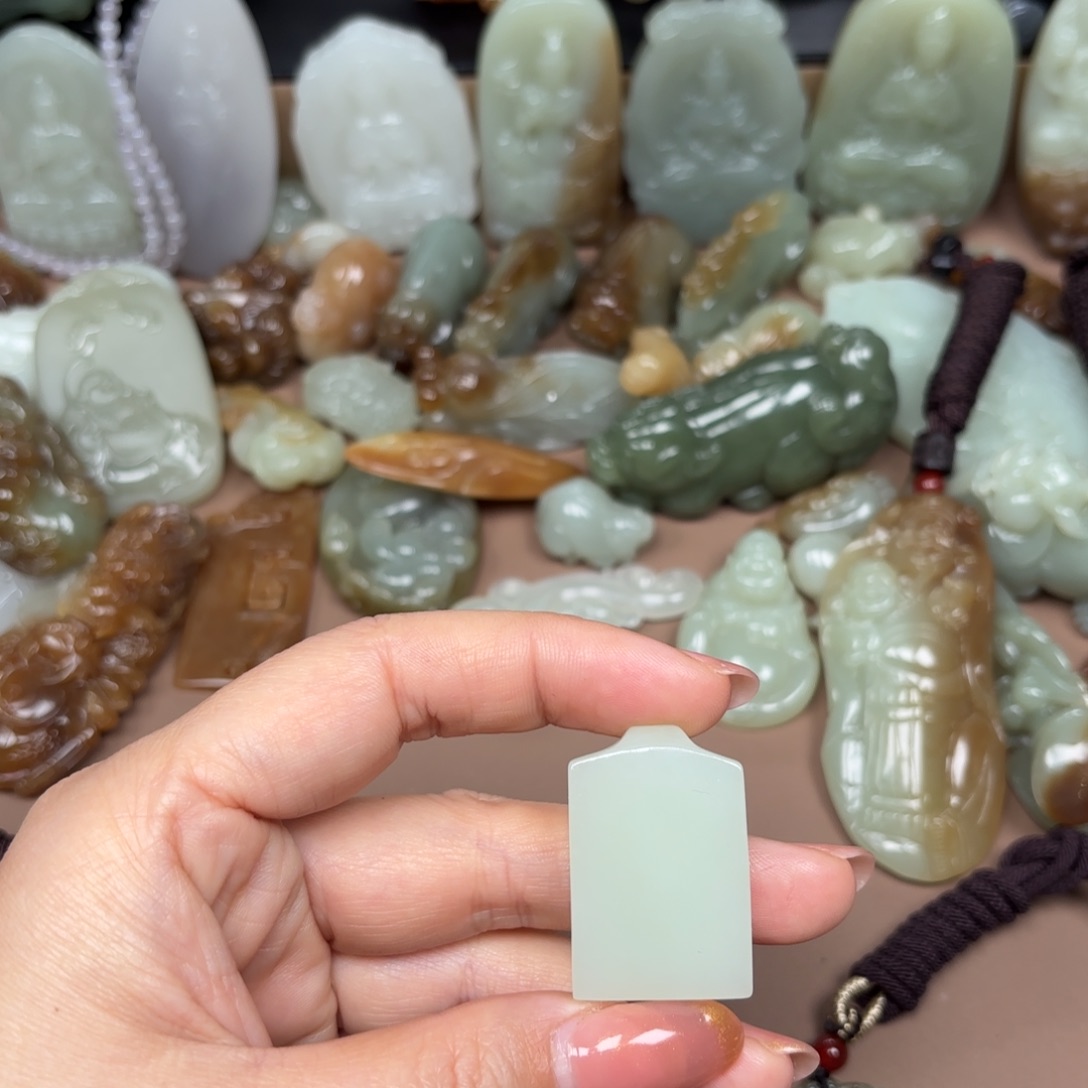 和田玉颈饰未镶嵌