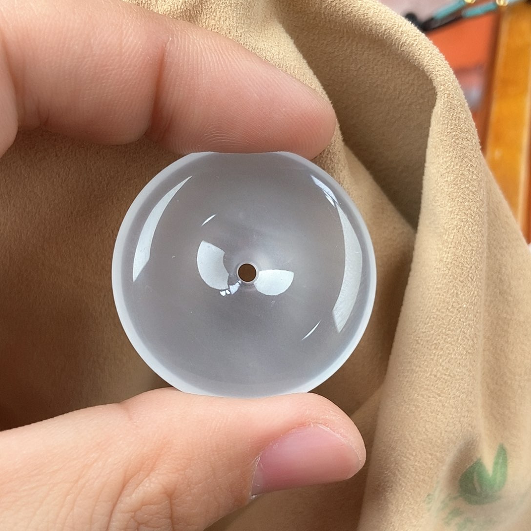 石英质玉颈饰未镶嵌永****哥平安扣