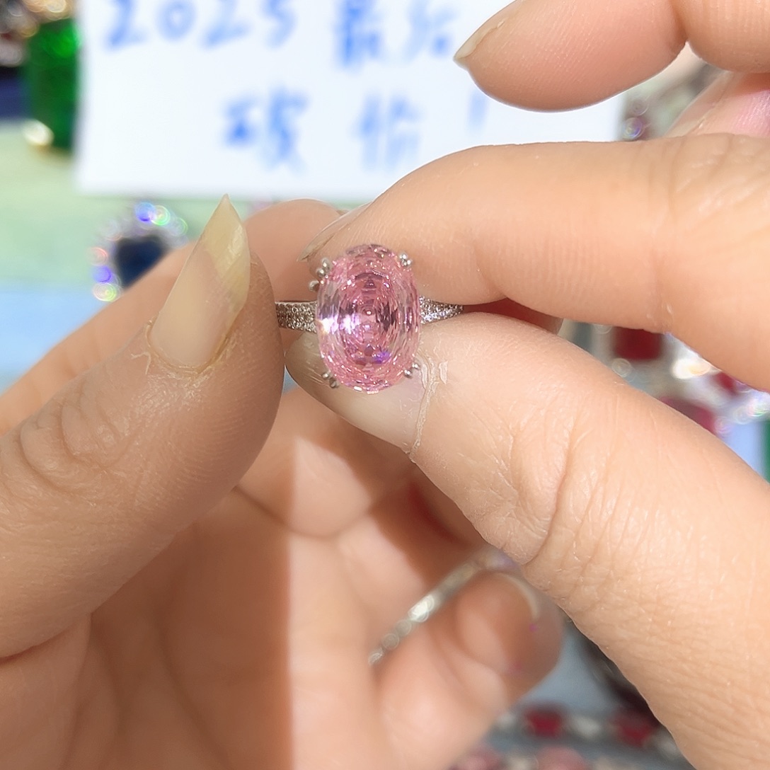 钨金璀璨夺目耀眼