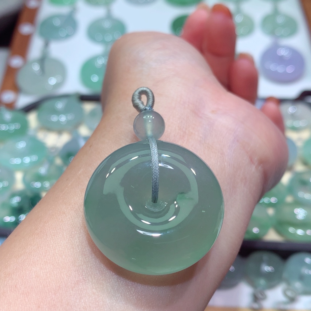 翡翠未镶嵌颈饰11尺寸31.7*11.7