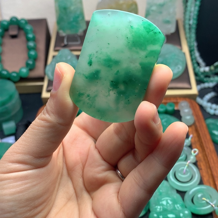 未镶嵌石英质玉珠宝半成品