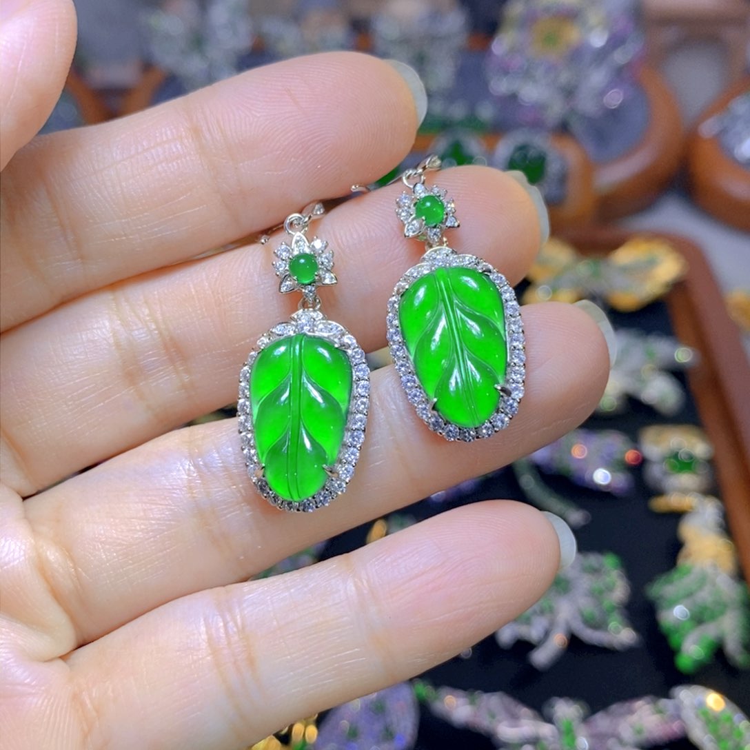 翡翠颈饰银S925镶嵌天然翡翠