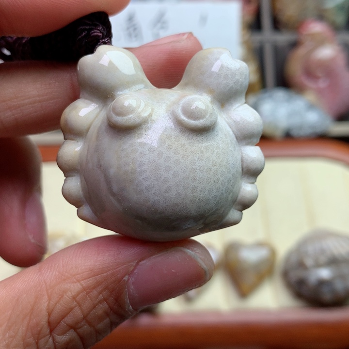 硅化珊瑚（珊瑚玉）颈饰足银镀金镶嵌