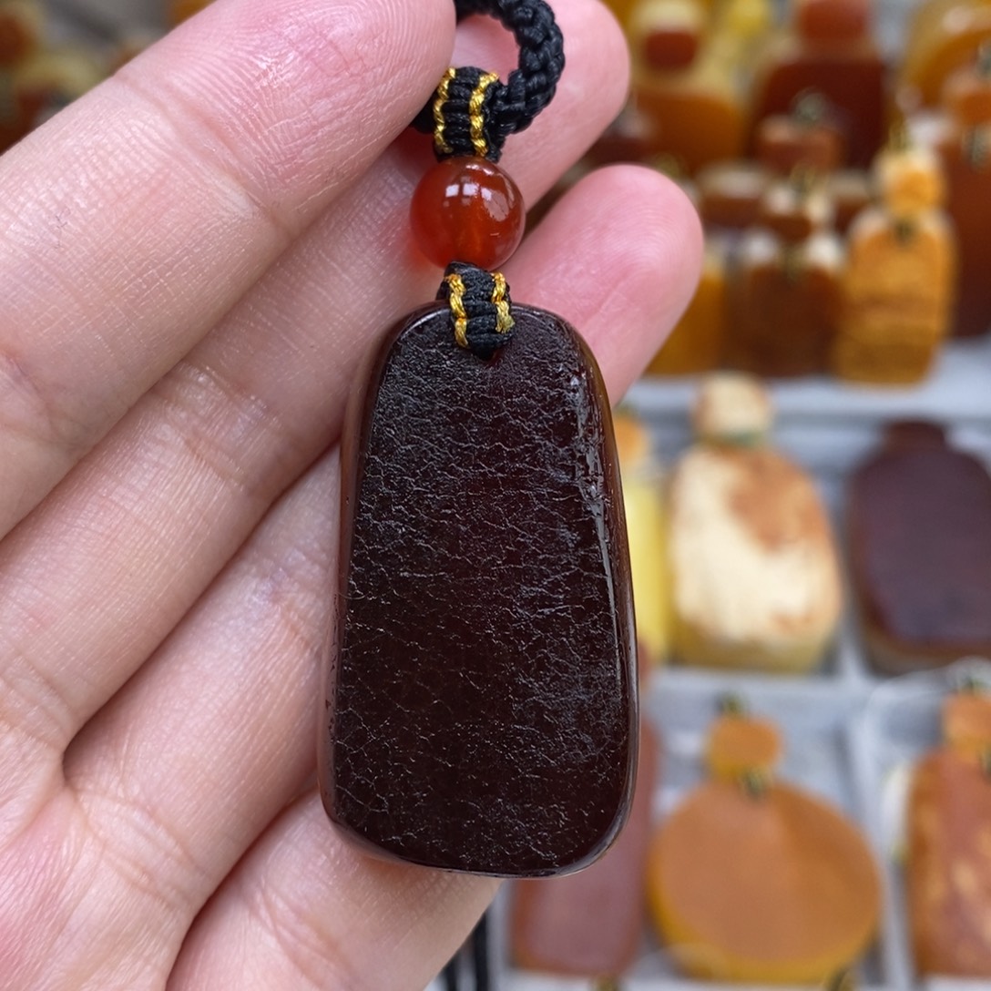 蜜蜡未镶嵌珠宝奇石