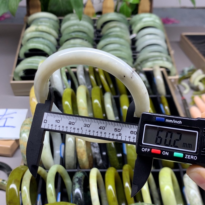 未镶嵌蛇纹石玉手镯103