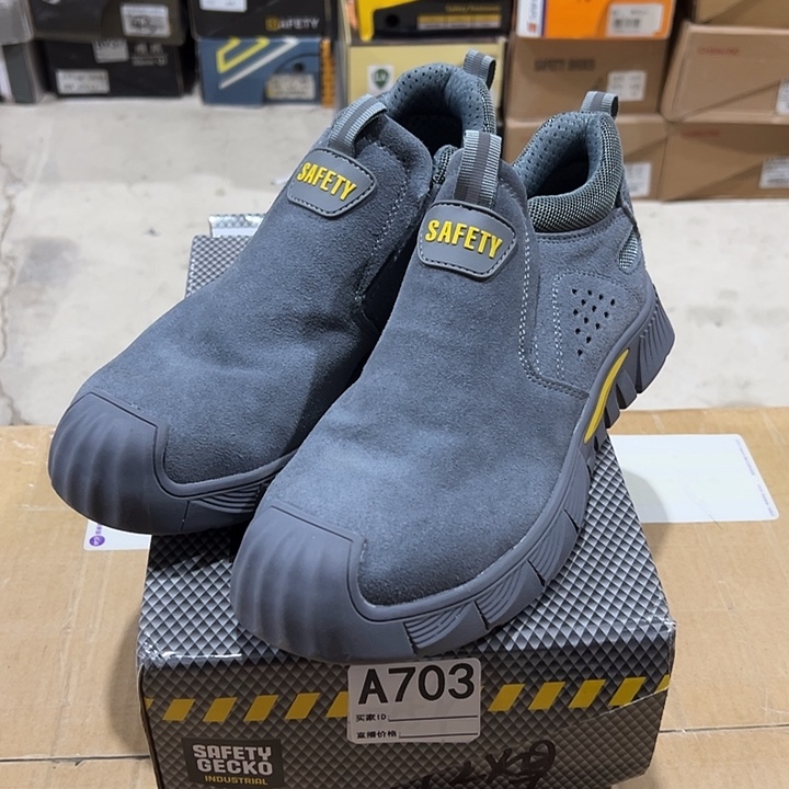 编码703号。42码防砸防刺劳保鞋。