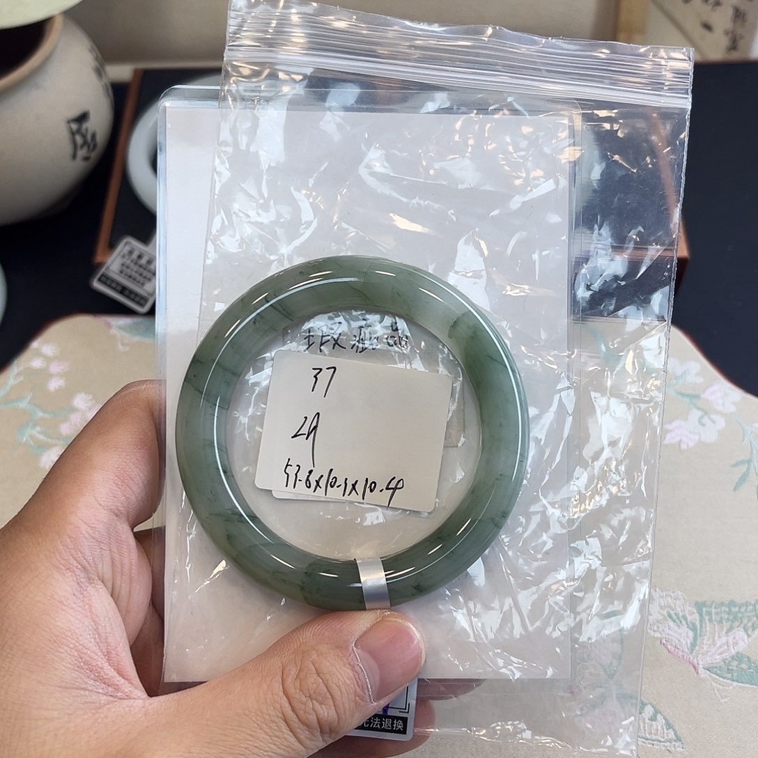 石英质玉未镶嵌手镯37