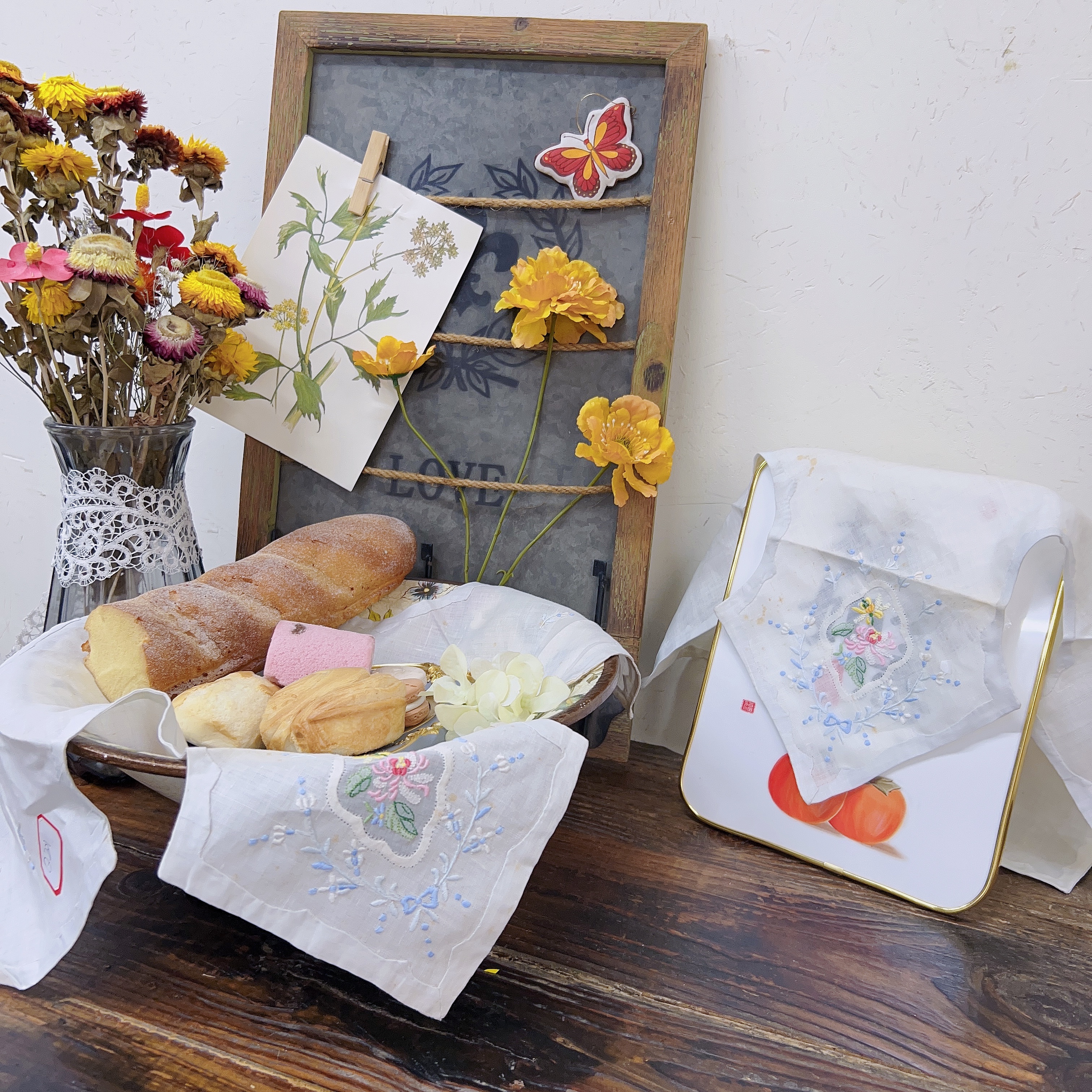 Q203 彩色潮绣灰色花边玻璃纱面包巾白色麻质40x40cm2条（氧化）