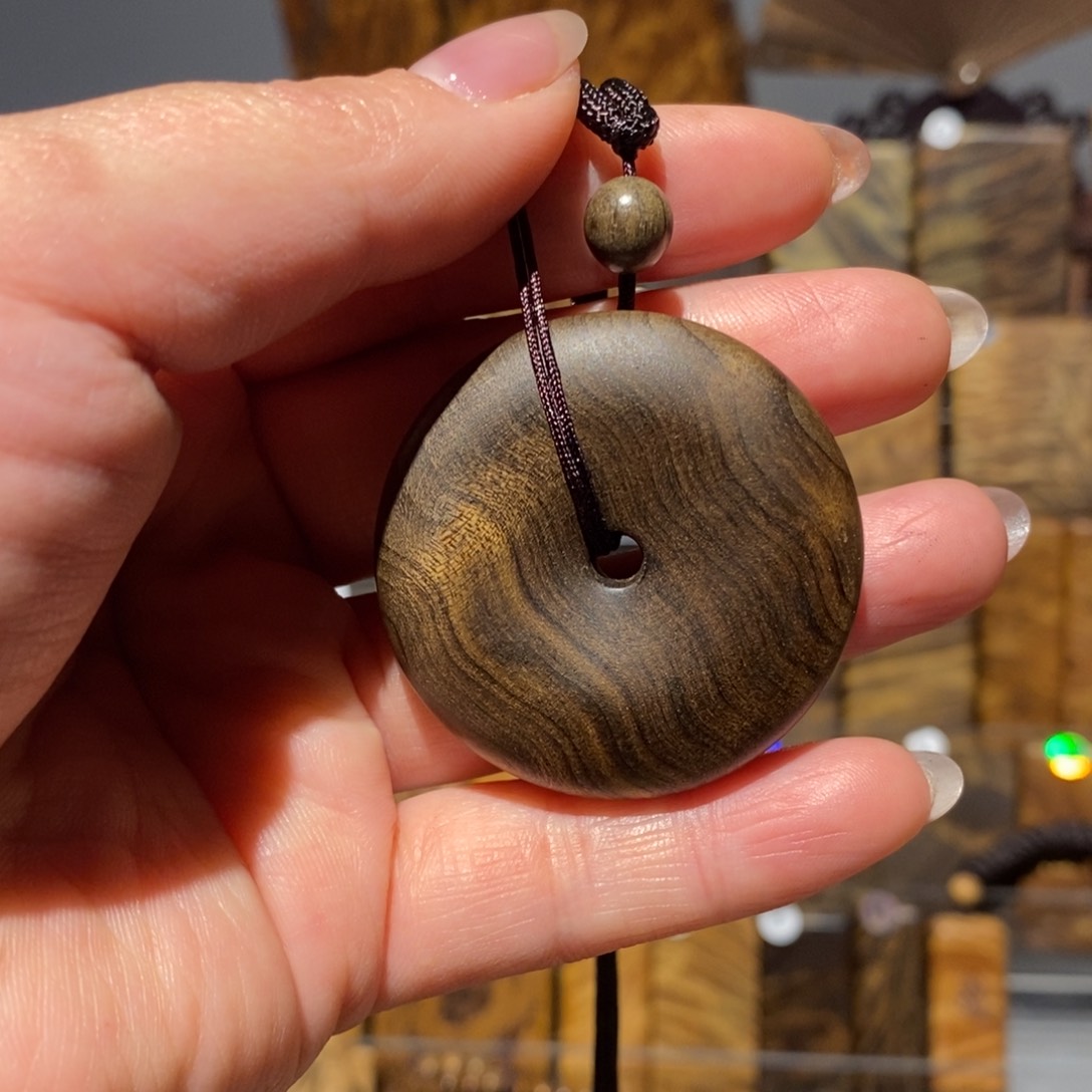 金丝楠无事牌大***肿金丝楠木小叶桢楠