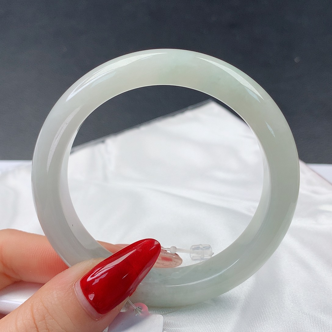 翡翠手镯未镶嵌27正55