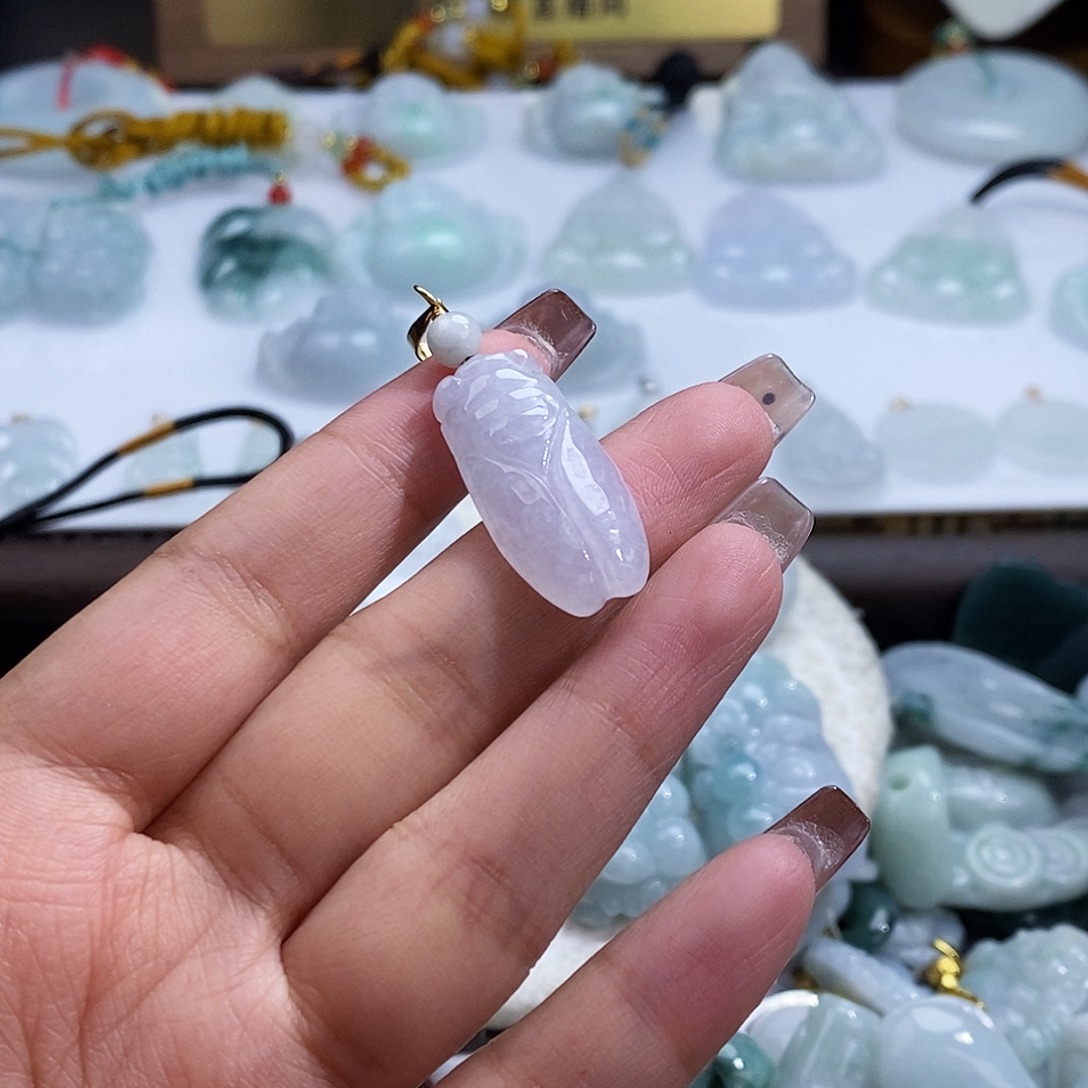 翡翠未镶嵌颈饰7543