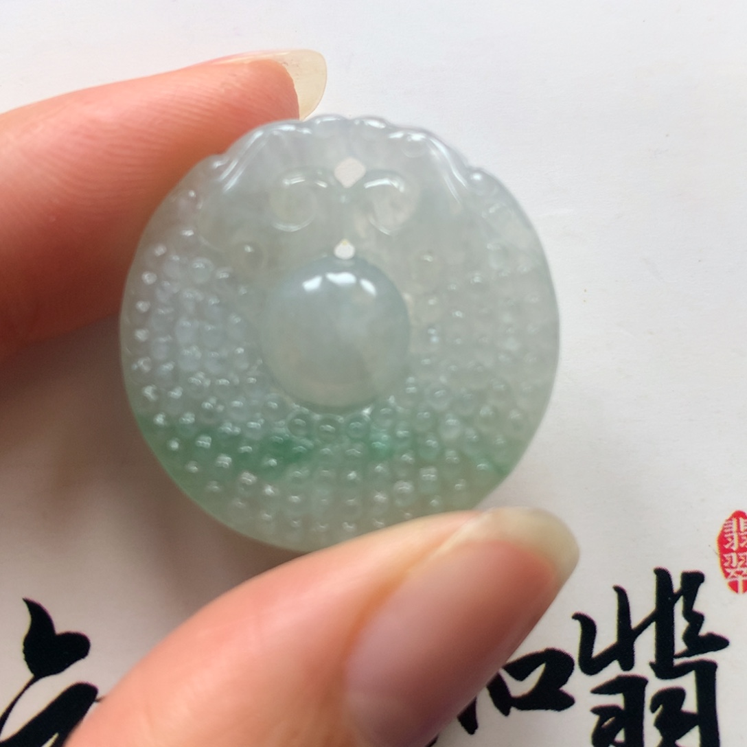 翡翠颈饰未镶嵌双龙戏珠 仿古龙