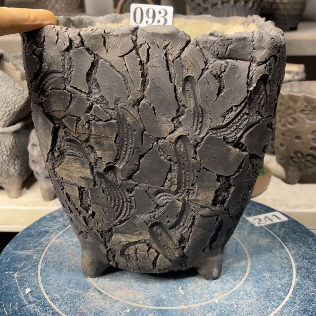 红陶微瑕的脸上有一