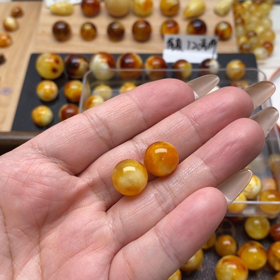 小***l琥珀未镶嵌珠宝奇石蜜蜡