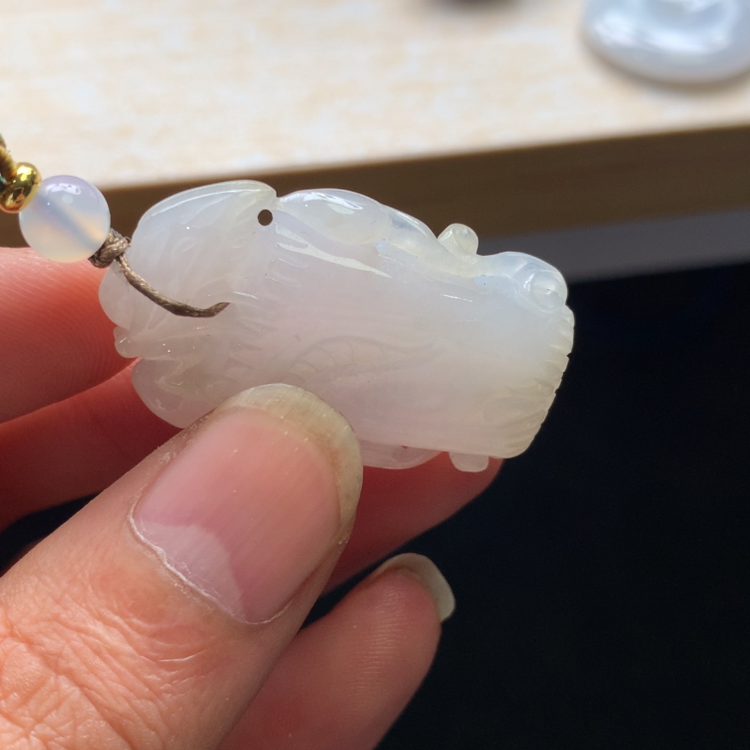 翡翠未镶嵌颈饰吊坠