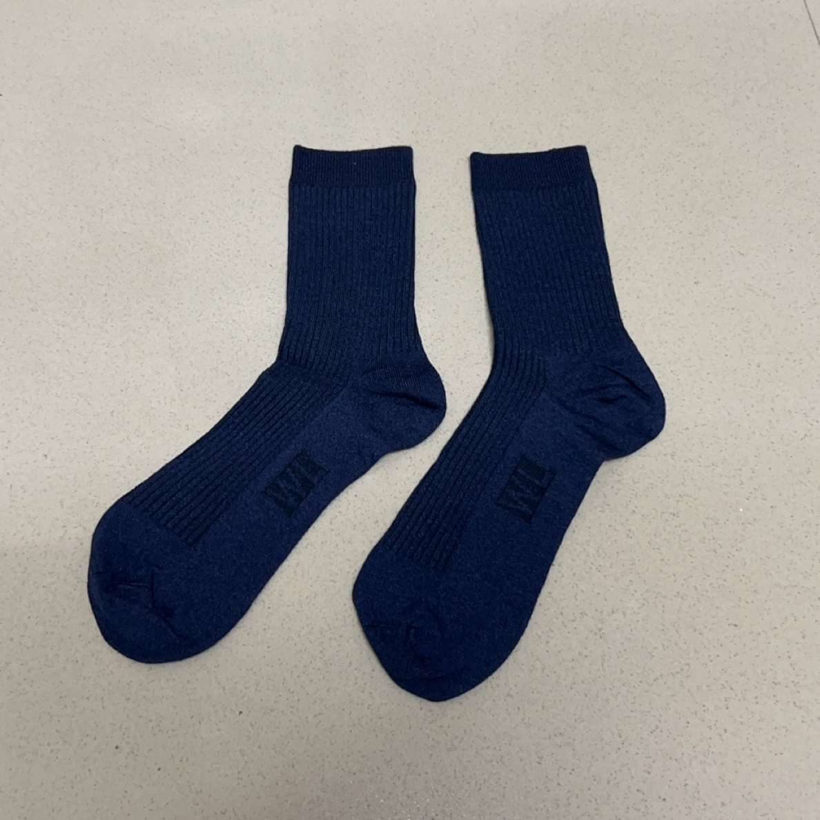 冬袜男士中筒袜吸汗耐磨舒适棉袜袜子秋冬款纯色百搭潮袜长袜