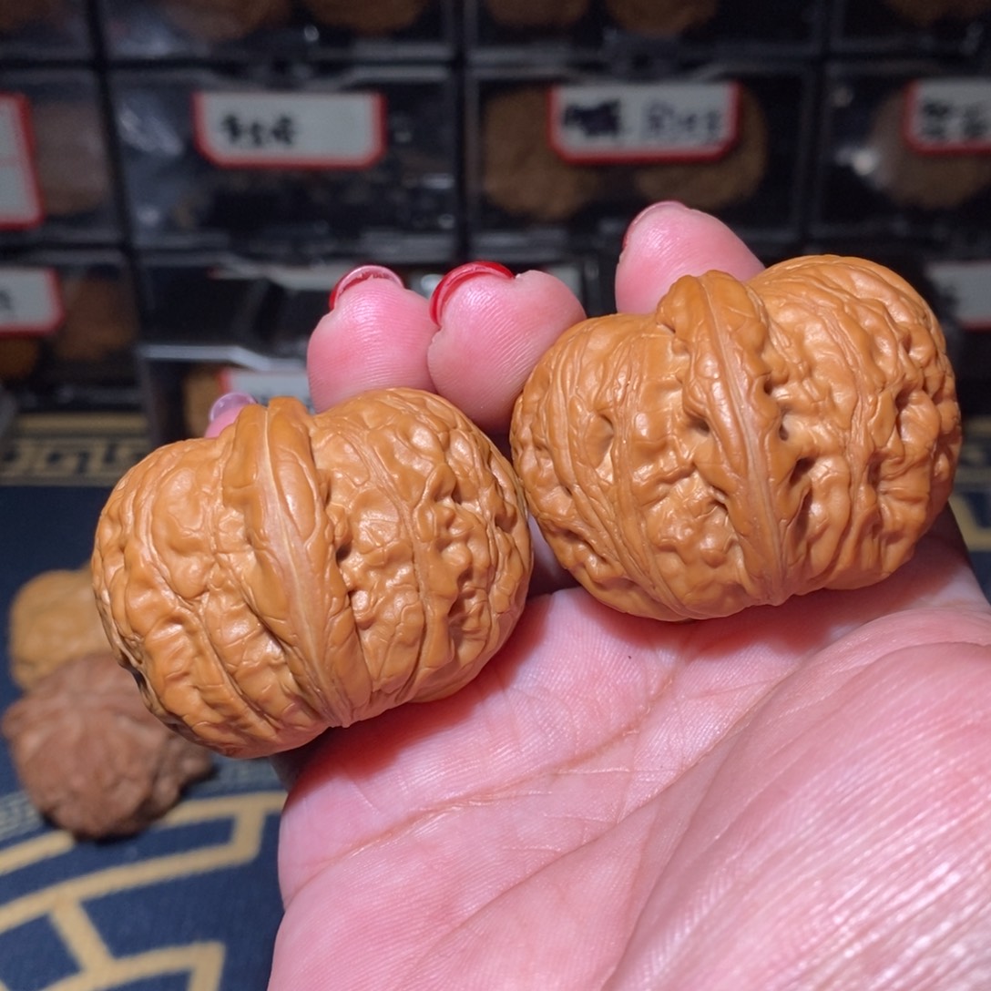 祝***！文玩核桃把件元宝