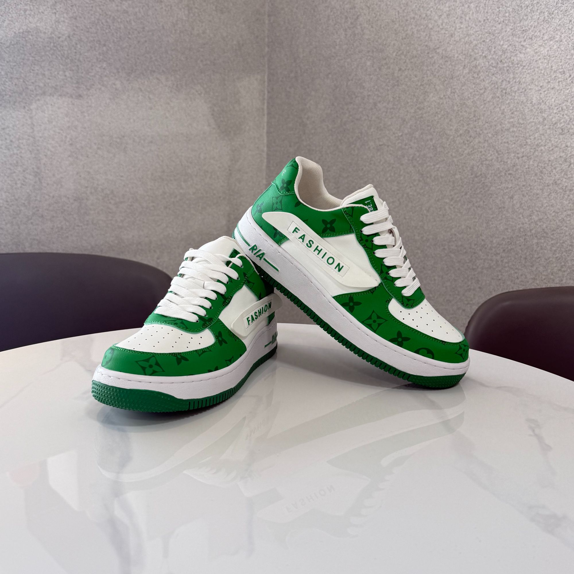 春夏爆款2025潮流时尚百搭款轻奢帅真皮柔软舒适透气韩版平底鞋 