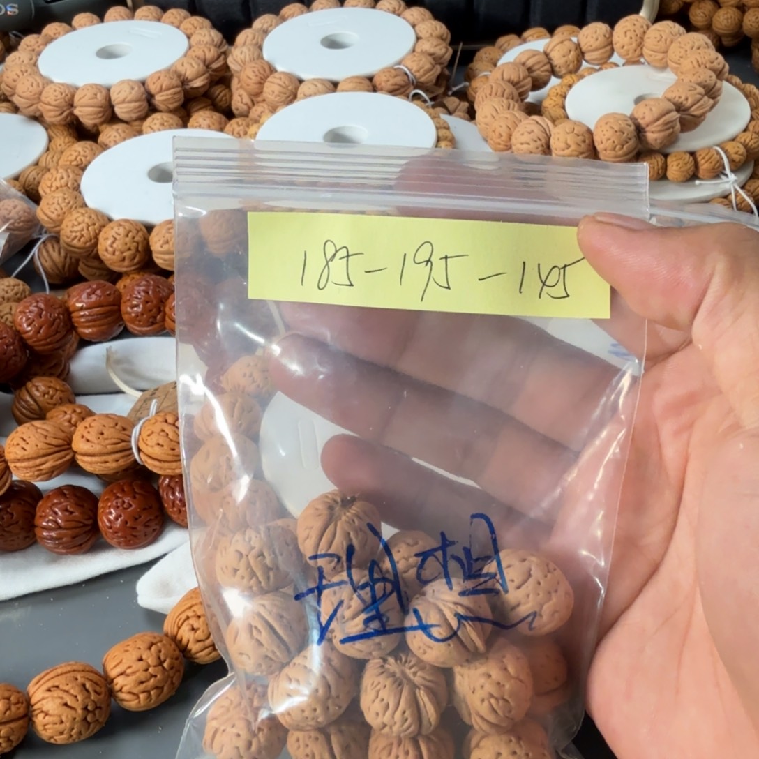 丫***爹手串桃核185沈阳树王肌肉纹