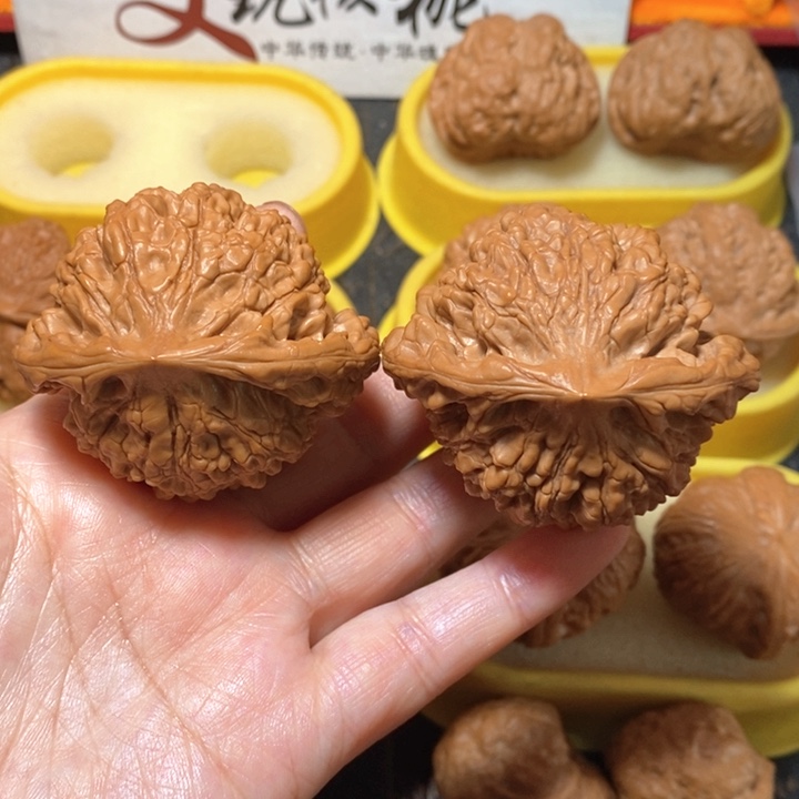 文玩核桃把件官帽精对 53