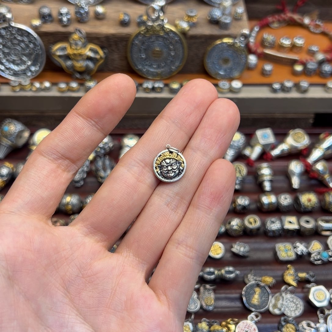 顽***龙足银玻璃搭配示范