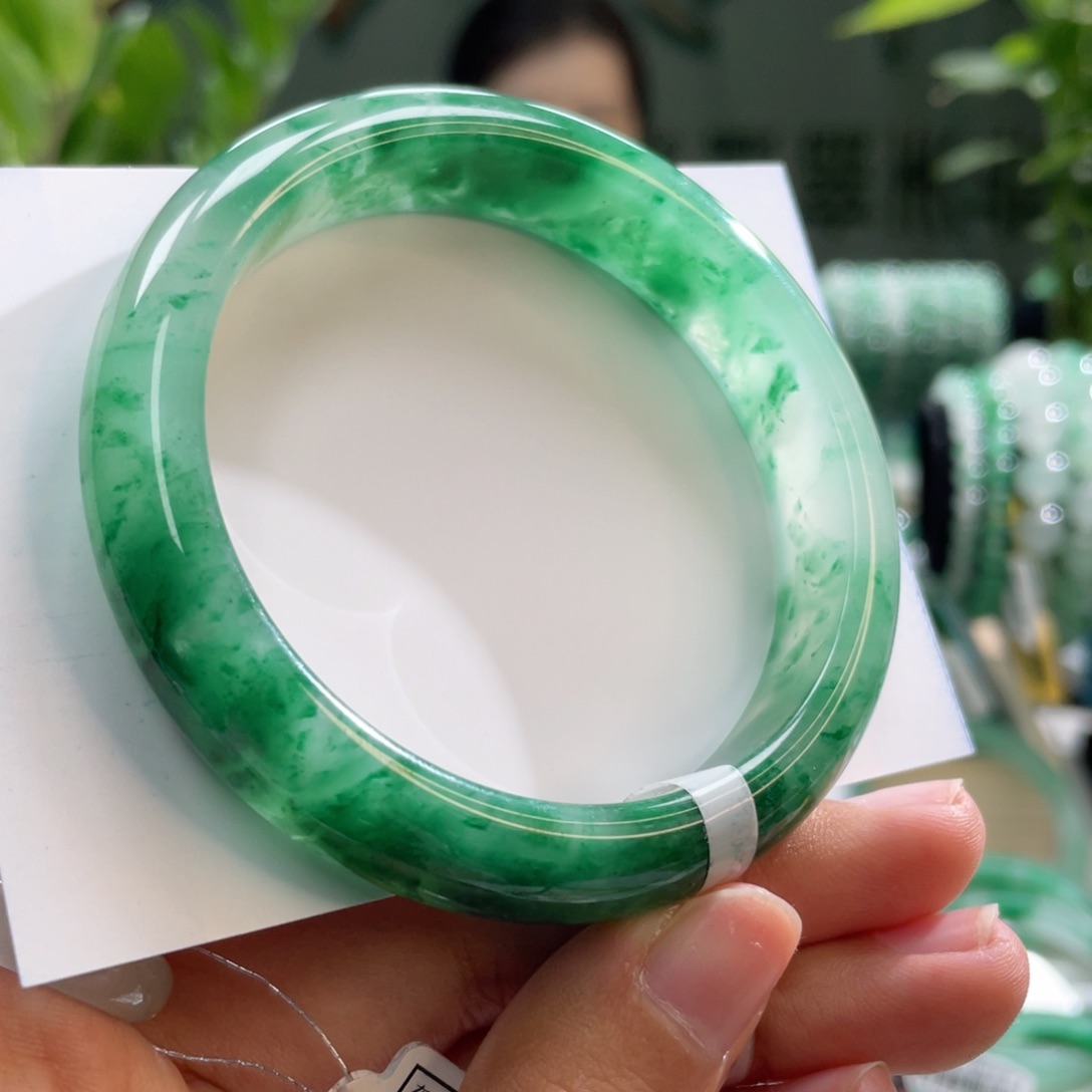 石英质玉手镯未镶嵌56➕意境飘花