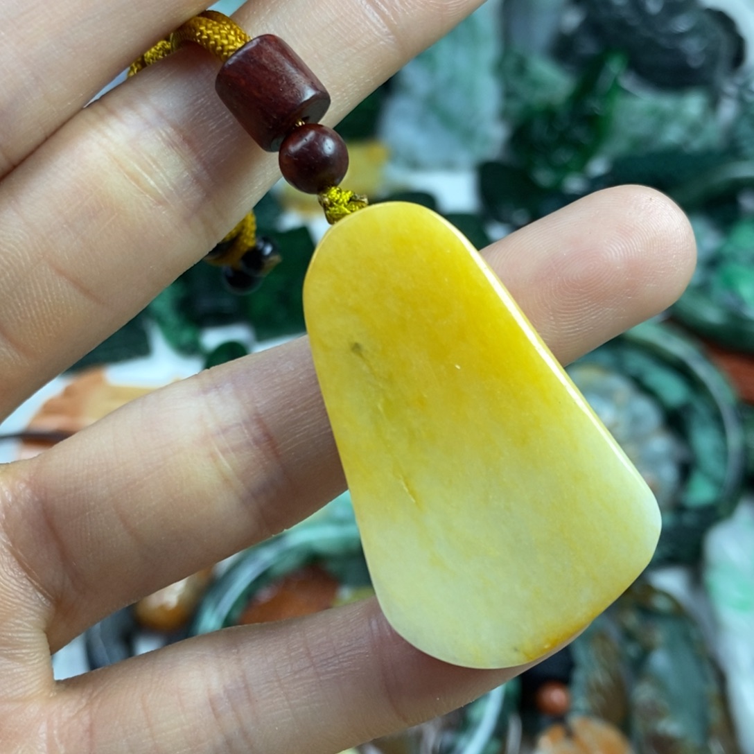 翡翠颈饰未镶嵌吊坠