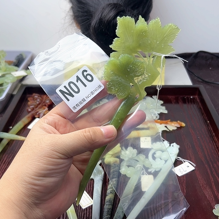 蛇纹石玉发饰合金雪*