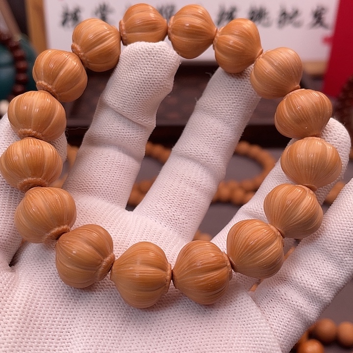 猴头核桃吊坠微微瑕聚宝盆猴头大蒜